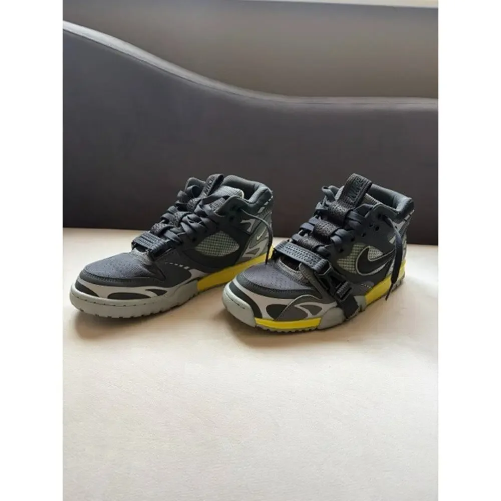 Excellent, Barely Worn Nike Air Trainer 1 SP Dark Smoke Grey Size 9.5 (0002)